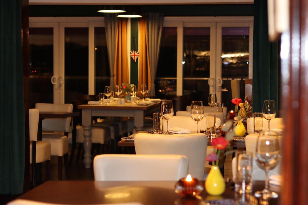 The Waterfront Boutique Hotel Стэнли Экстерьер фото